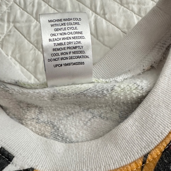 Mickey Mouse & Friends Disney All Over Print Crewneck Sweatshirt Small - Picture 8 of 11